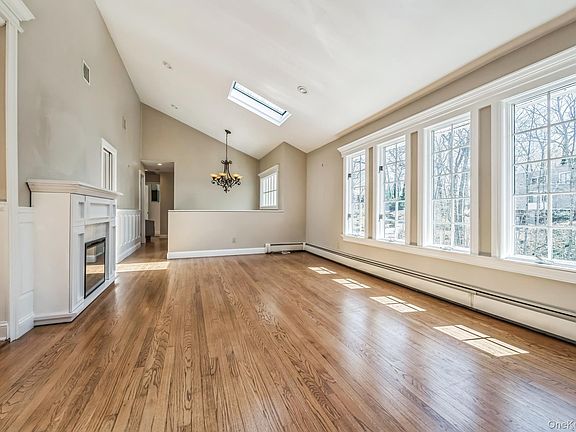 4th image of 3 Glen Way