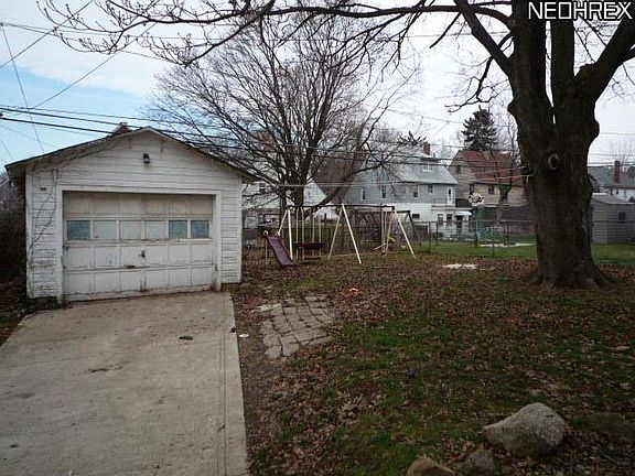 2nd image of 371 Lindenwood Ave