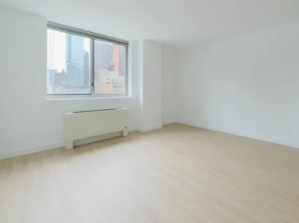 400 West 37th Street image 37 of 69