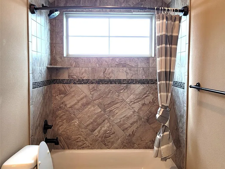 1508 Fowler St — Photo 43