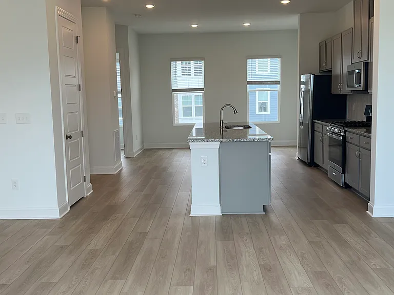 1507 Village Hall Ln — Photo 5