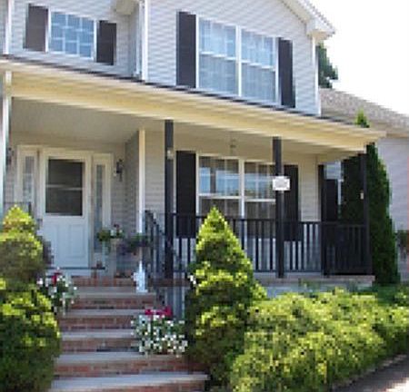 2nd image of 6 Stratford Ln