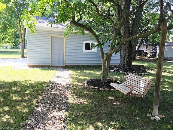 5th image of 627 W Herrick Ave