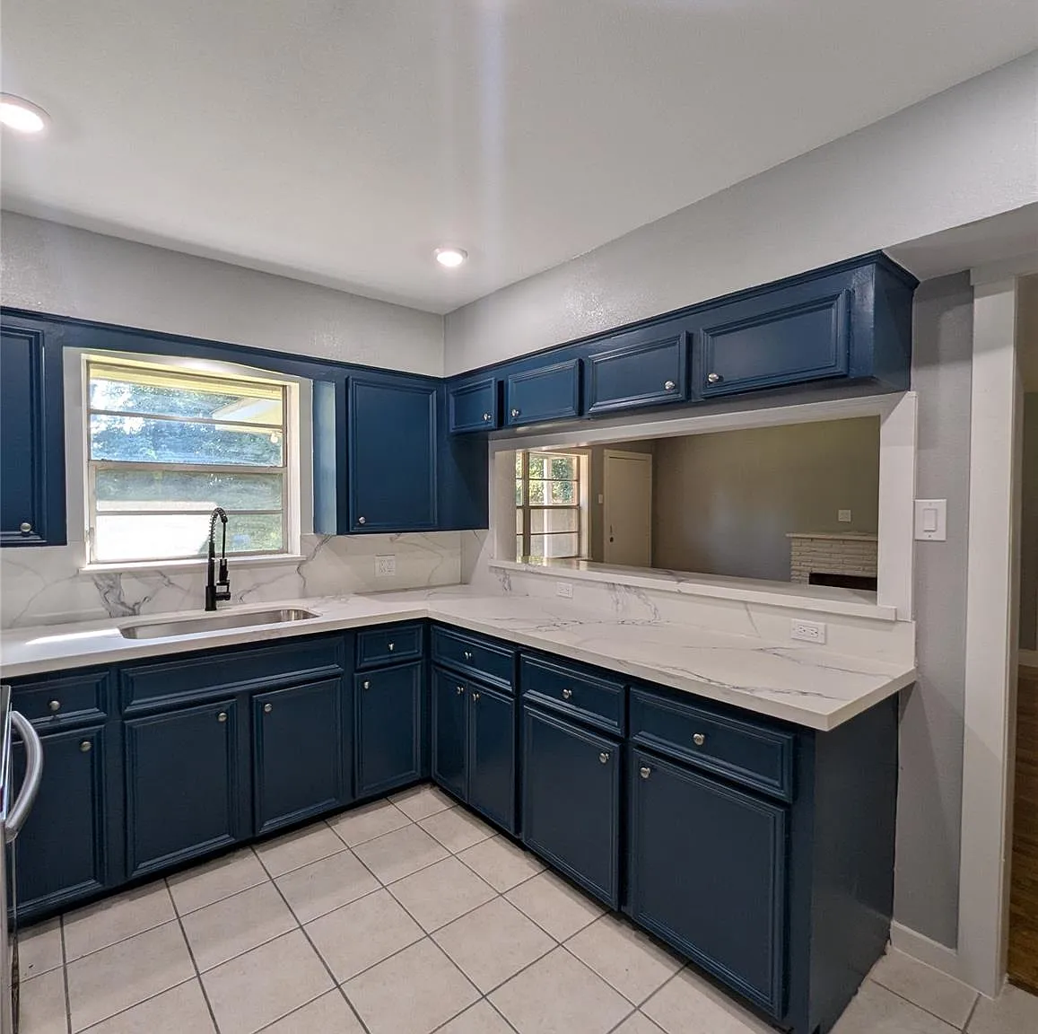2 bed, 1.0 bath, 1346 sqft, $1,700 — Photo 2