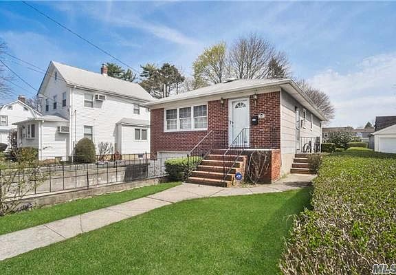 4th image of 344 Burkhard Ave