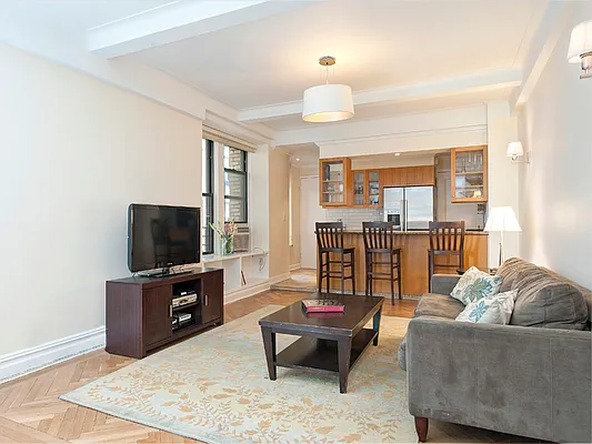 Sold by Sotheby's International Realty | media 16