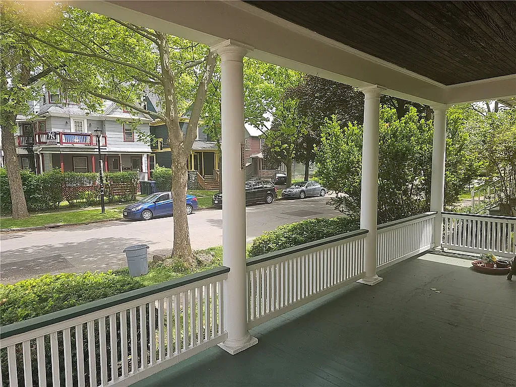 1 bed, 800 sqft, $1,275 — Photo 2