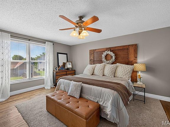 4th image of 292 England Dr