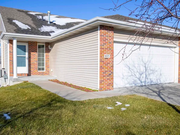 605 Carlton Dr, Lincoln, NE 68512