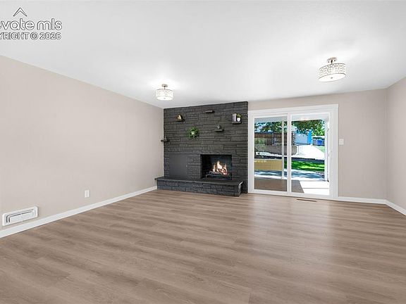 4th image of 2129 Pheasant Pl