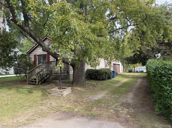 2685 Melvin Ave, Rochester Hills, MI 48307