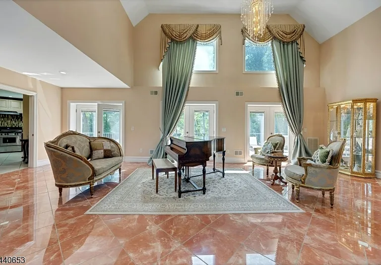 252 Mabel Pl — Photo 7