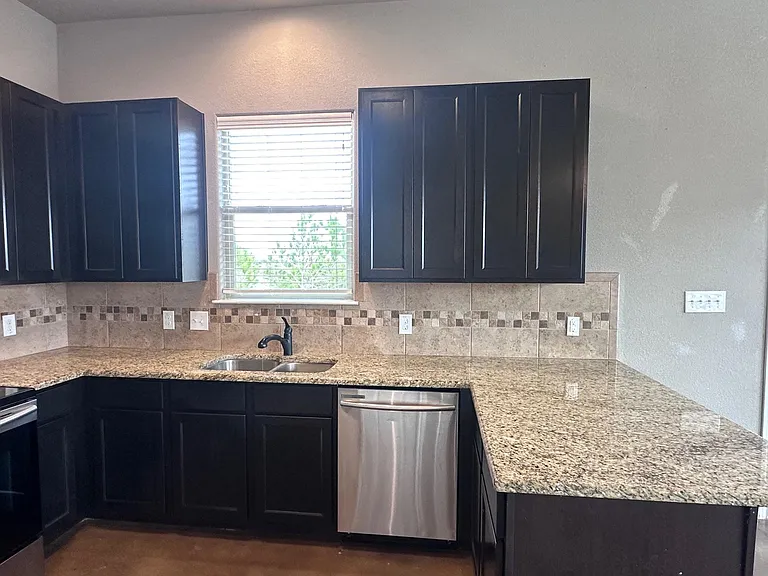 200 Mauna Kea Ln #B — Photo 6