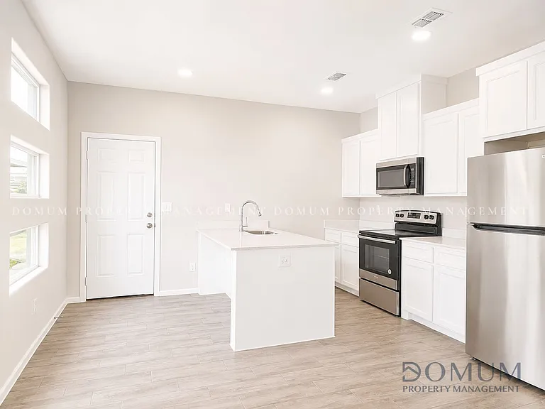 3302 Wolf Creek Ave #3 — Photo 6
