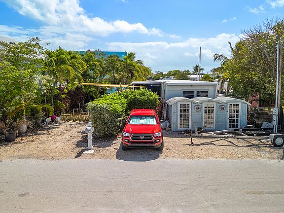 2nd image of 3 Riviera Dr