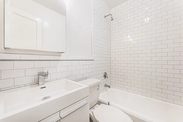 Rented by MNS | media 18