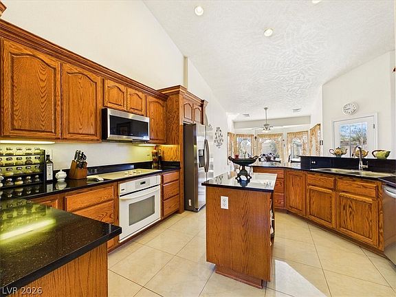 3rd image of 6841 Longmeadow Dr