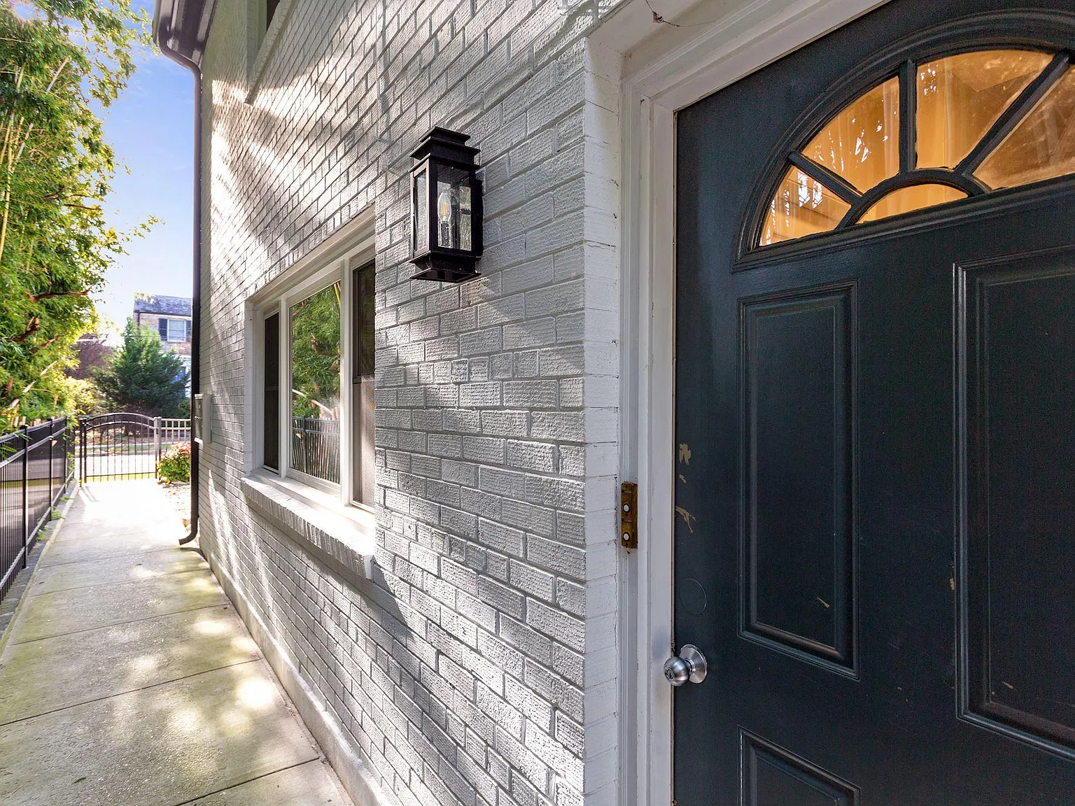 504 E Alexandria Ave — Photo 3