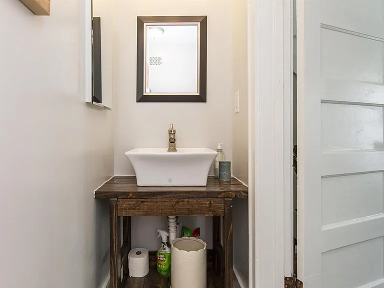 721 Corby Blvd — Photo 15