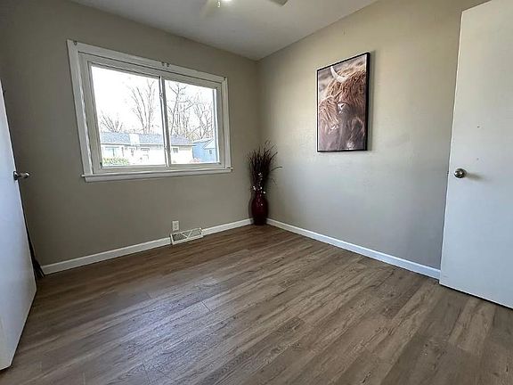 5th image of 4039 Niles St