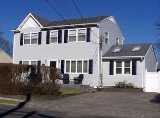 41 Leibrock Ave, Lindenhurst, NY 11757