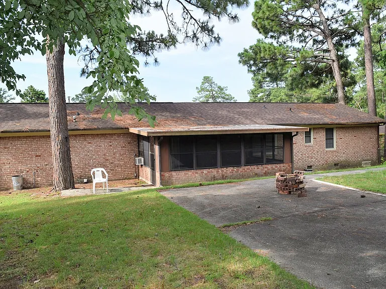 2105 Hobson Ct — Photo 8