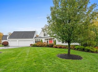 334 Rainbows End, Aurora, OH