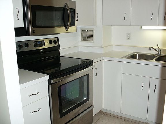 3rd image of 401 E Ontario St APT 1404