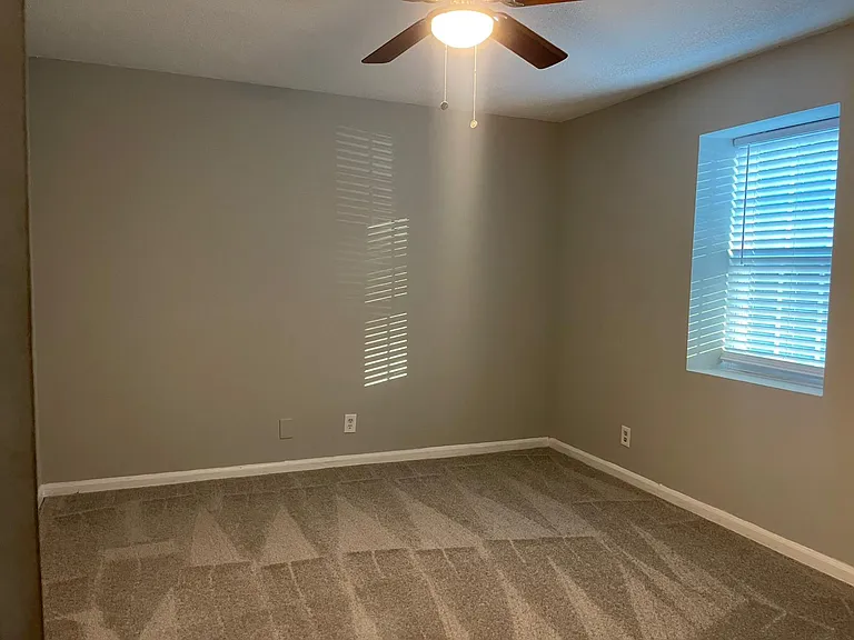 3822 Parklane Dr — Photo 8