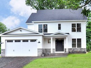 81 Club Dr, Berlin, CT 06037