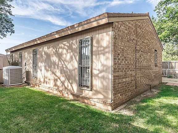 2nd image of 3111 Amberwood Ln