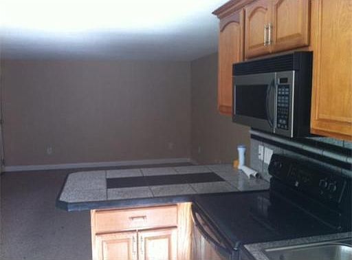 5th image of 30 Danbury Dr APT 5