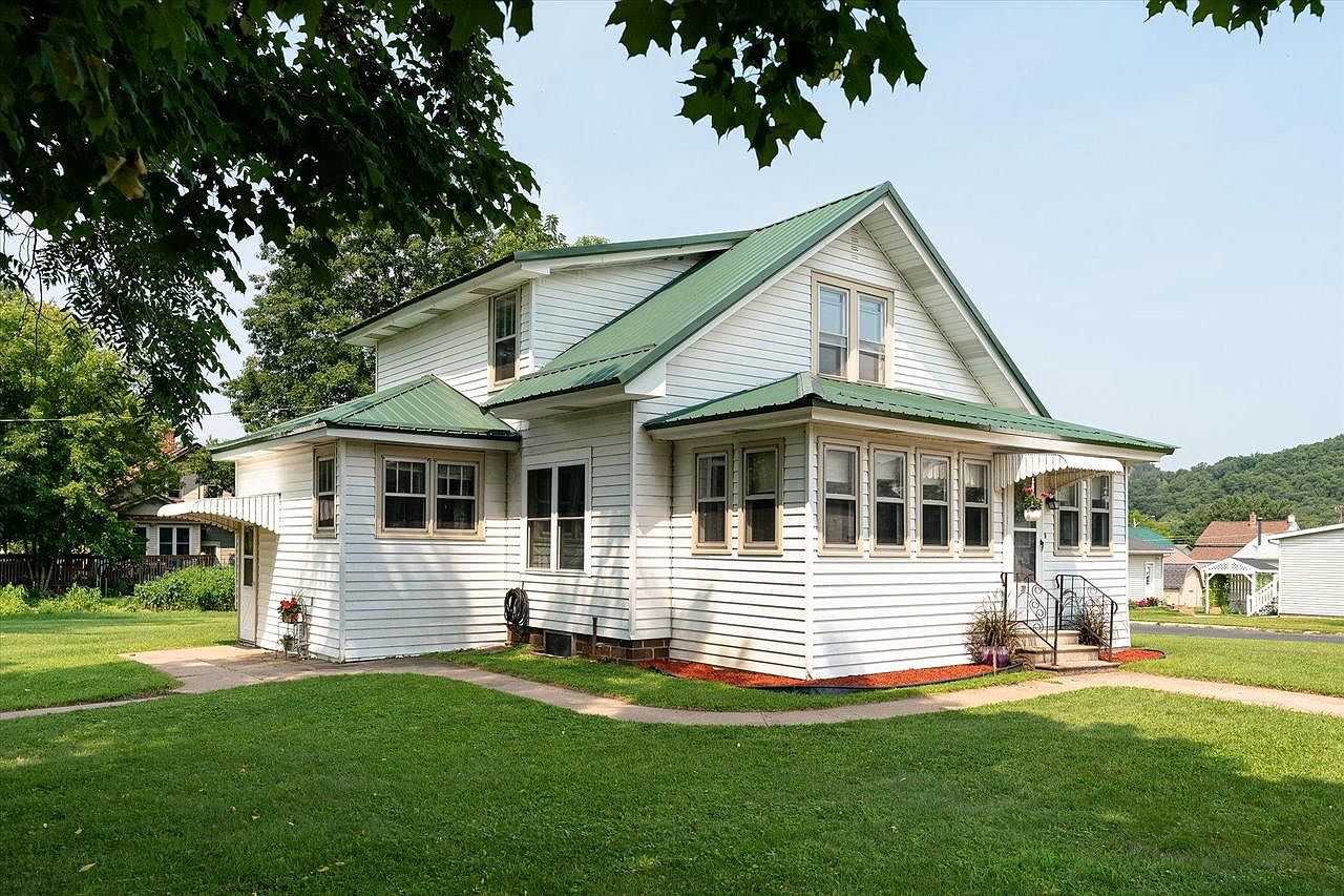 201 Davidson St Coon Valley Wi 54623 Zillow