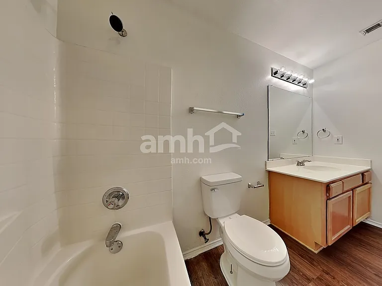 115 Windsor Dr — Photo 16