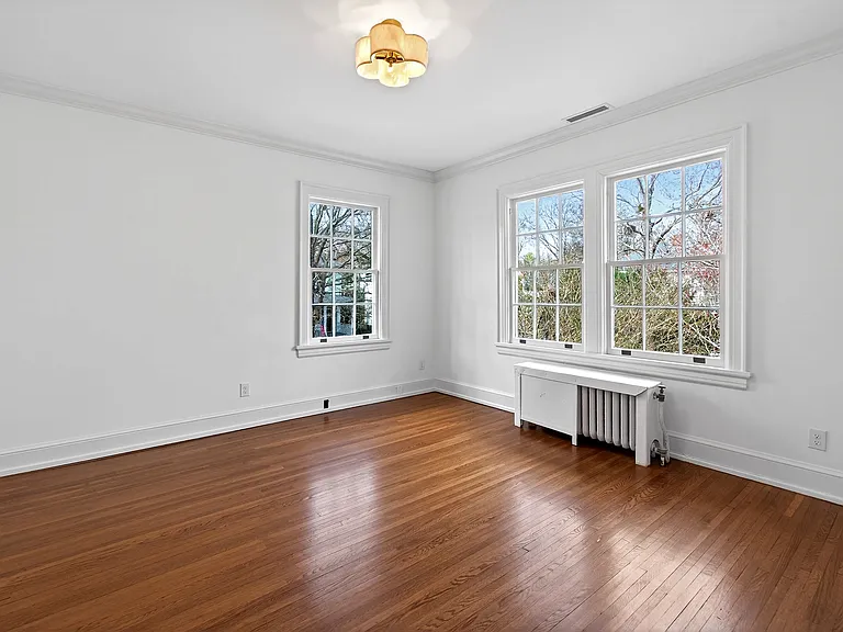 1313 College Pl — Photo 22