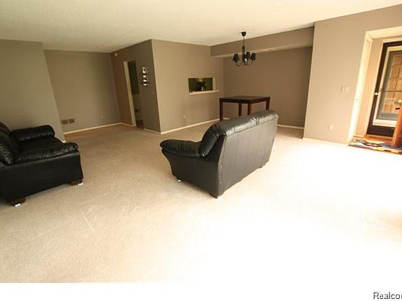 5th image of 17851 University Park Dr