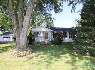 1548 S Hickory Grove Rd, Pt Clinton, OH 43452