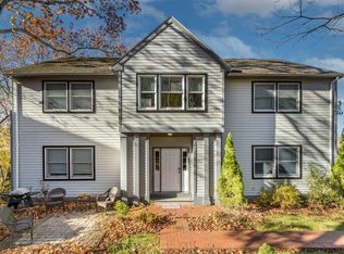 18 Overlook Rd N, White Plains, NY 10603