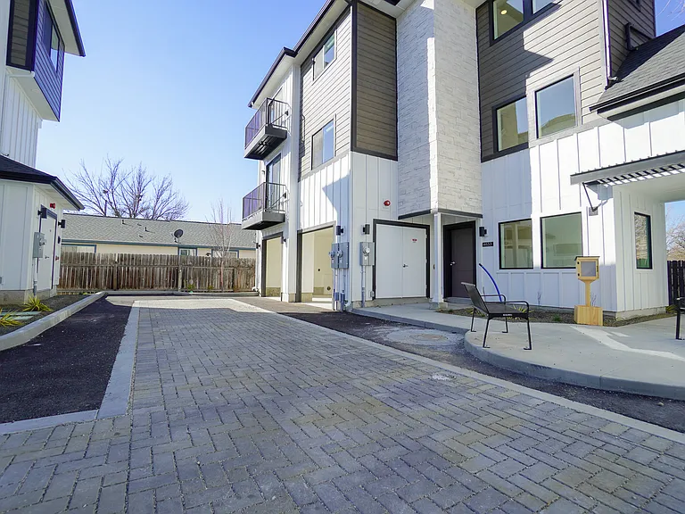4633 N Iota Ln #201 — Photo 23