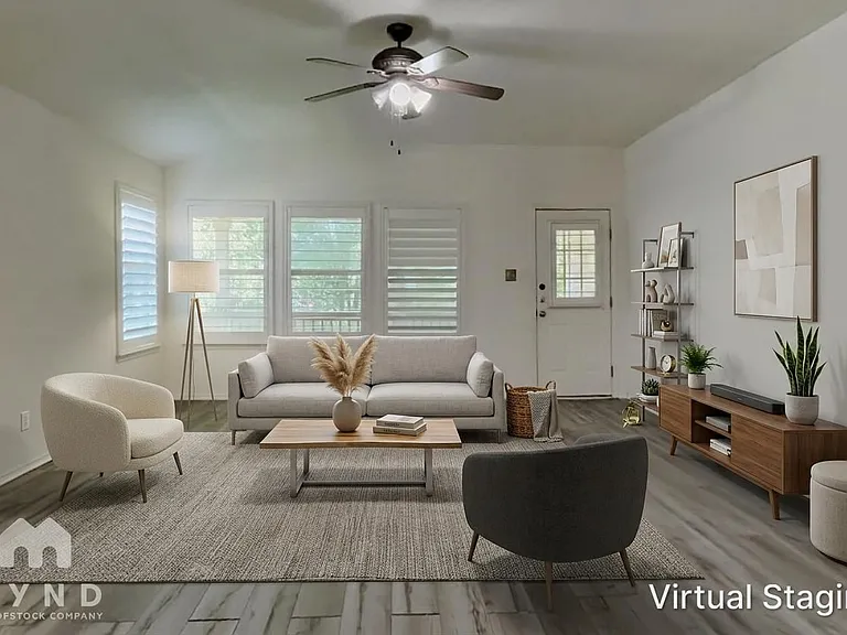 4611 Echo Lake Dr — Photo 2
