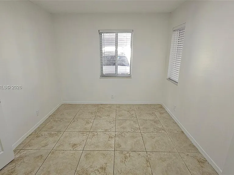 117 NW 11th Ave — Photo 15
