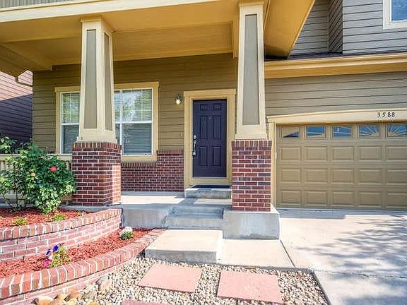 Exterior Front Entry