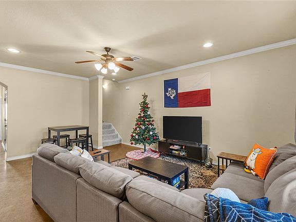 3rd image of 3224 Travis Cole Ave
