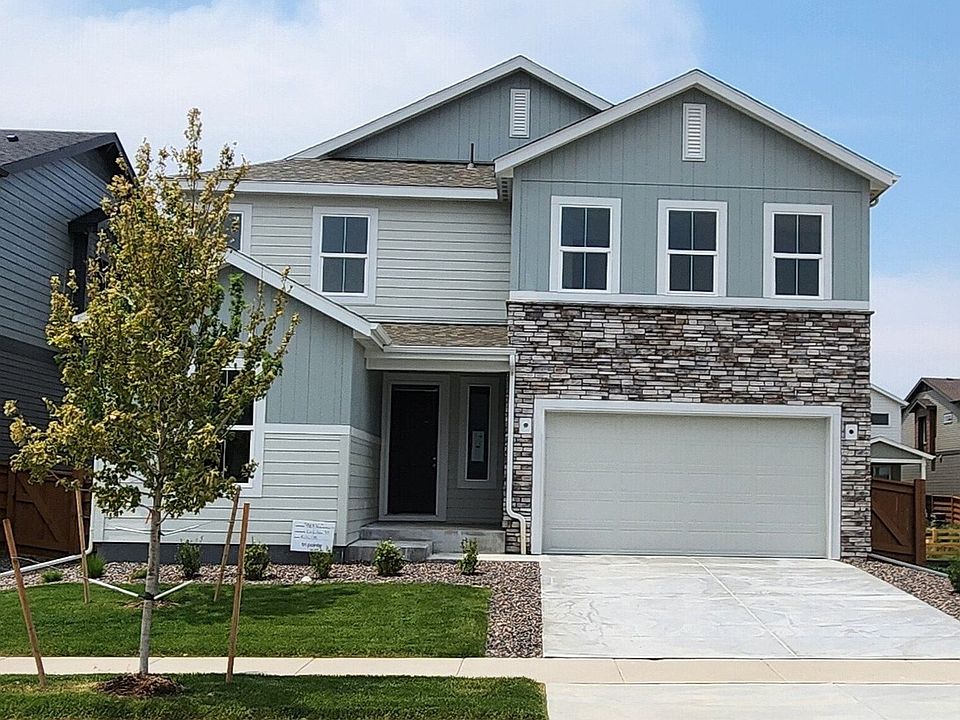 Modern Craftsman style front exterior
