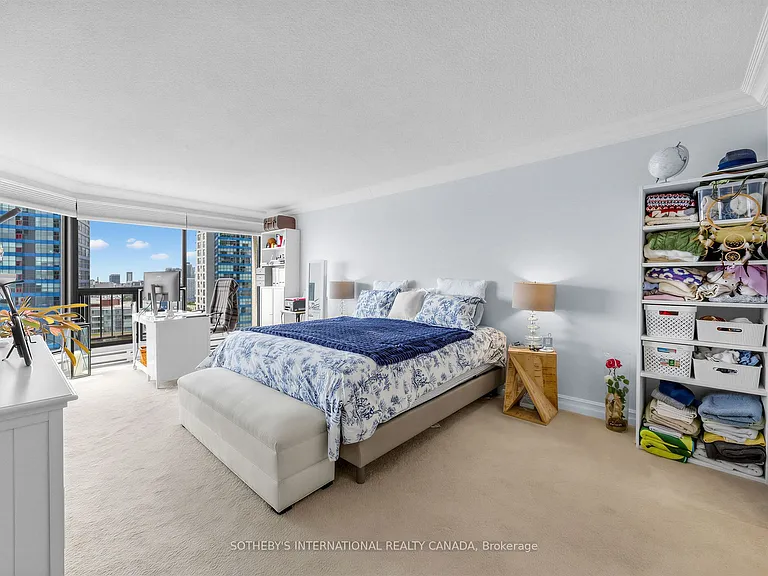 65 Harbour Sq #2104 — Photo 21