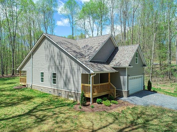 3rd image of 220 Allenwood Ln