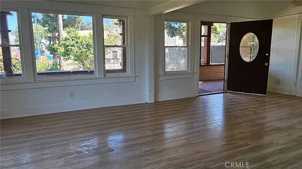 3 bed, 2000 sqft, $3,500 — Photo 3