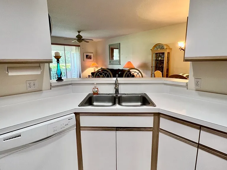 101 Muirfield Ct #F — Photo 8