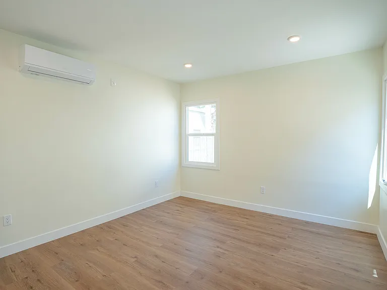 1038 S Westmoreland Ave — Photo 11