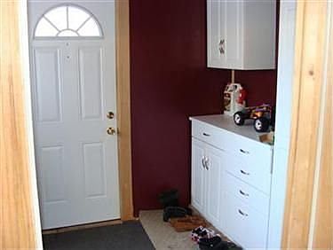 3rd image of 1092 E 3rd St